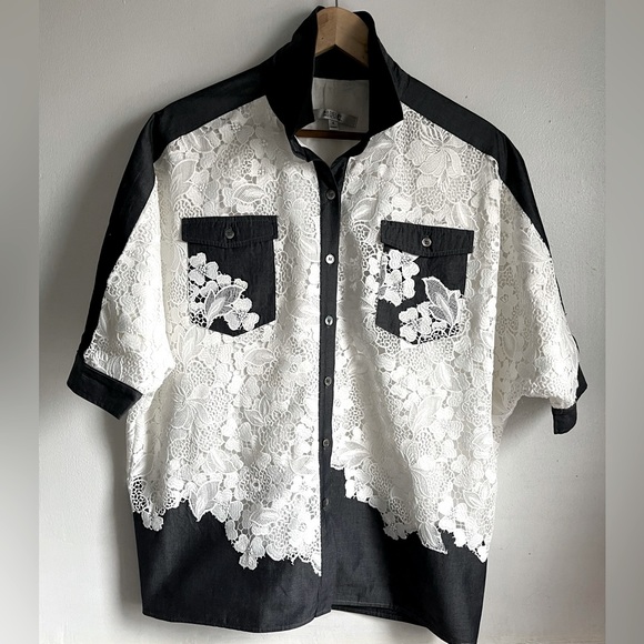 BADGLEY MISCHKA  Lace Chambray Button Down Top - Picture 8 of 14